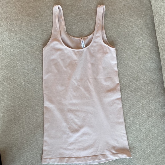 Babton Scoopneck Tank - Picture 3 of 3